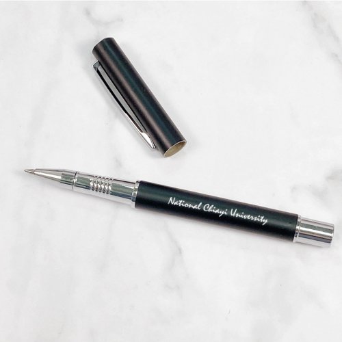 【團購商品，100支起做】嘉大校名草寫輕巧原子筆_迷霧黑(手工盒需另加購)